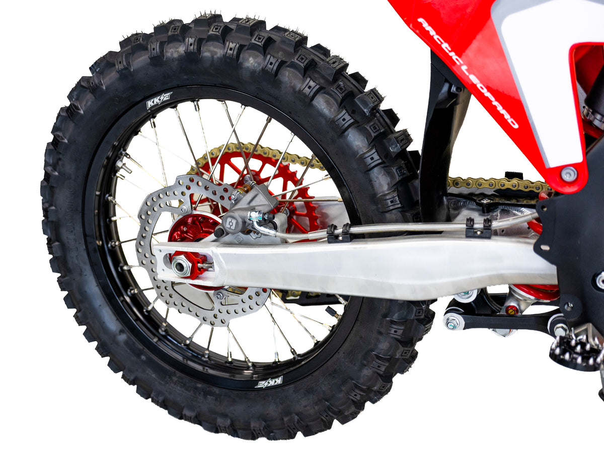 Arctic Leopard E-XE 800, хомологирана, червено