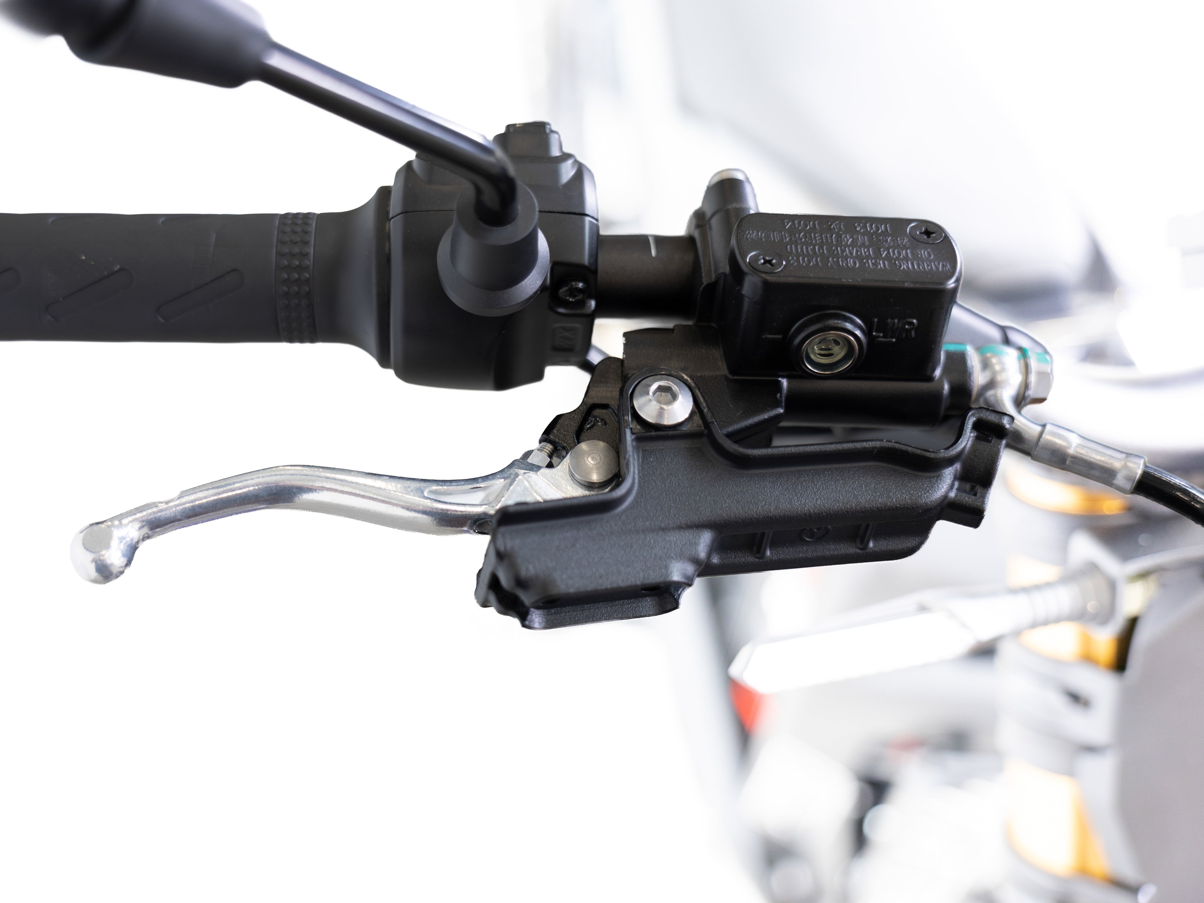 Arctic Leopard XE PRO R L1e – wersja homologowana